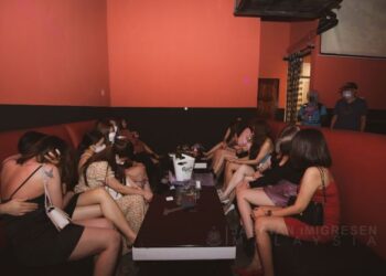 ANTARA wanita pelacur warga asing berjaya ditahan Jabatan Imigresen Malaysia dalam siri Op Gegar melibatkan dua lokasi berbeza di Lembah Klang. - SUMBER/ JABATAN IMIGRESEN