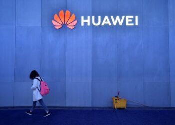Amerika Syarikat terus beri tekanan kepada Huawei dengan mengetatkan lagi sekatan kepada akses mendapatkan cip komersial. – GAMBAR HIASAN/AFP