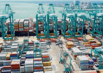 PERMINTAAN barangan dari Malaysia dijangka kekal tinggi untuk beberapa bulan lagi berikutan faktor bekalan global masih tidak stabil. – GAMBAR HIASAN