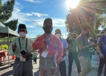 IDRIS Haron tiba di PPC DUN Asahan di Kolej Komuniti Selandar, Melaka. - UTUSAN/DIYANATUL ATIQAH ZAKARYA