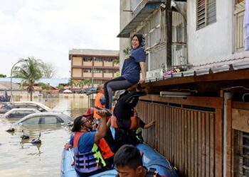 SYABAS kepada semua sukarelawan, NGO dan individu yang menghulurkan bantuan kepada mangsa banjir. - UTUSAN/ZULFADHLI ZAKI