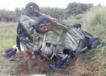 KEADAAN kereta Perodua Myvi yang terlibat dalam kemalangan sehingga meragut lima nyawa di Batu 13, Jalan Kahang-Mersing, Kluang.