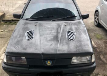 KERETA Proton Iswara yang dilarikan tiga lelaki berjaya ditemukan semula di Simpang Renggam.