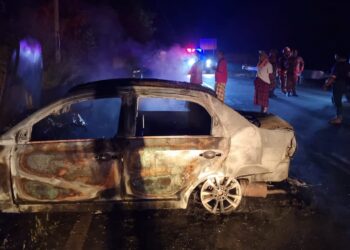 KERETA jenis Proton Saga yang membawa muatan daun ketum hangus akibat terbakar dalam kemalangan di Empangan Jajar, Kampung Tala, Mukim Jeneri di Sik.