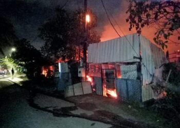 SEORANG wanita maut dalam satu kebakaran yang memusnahkan lapan buah rumah di Kampung Pertanian, Masai, Pasir Gudang.