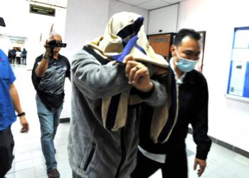 MOHD. RAZIS ZAINADIN didakwa atas lima pertuduhan rasuah sebanyak RM9,831.60  di Mahkamah Sesyen Johor Bahru.