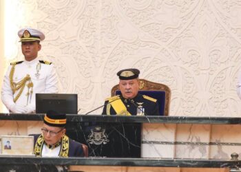 SULTAN IBRAHIM SULTAN ISKANDAR menitahkan pihak berkuasa memantau penerokaan hutan simpan oleh Orang Asli supaya tidak dijadikan ladang getah dan kelapa sawit kerana tindakan itu merupakan suatu kesalahan walaupun hak mereka terlindung dalam perlembagaan.