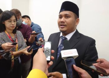 MOHAMAD FAZLI MOHAMAD SALLEH ditemui semasa menghadiri sidang DUN Johor di Kota Iskandar, Iskandar Puteri.