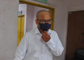 MUHAMMAD FIRDAUS EMBONG didakwa atas empat pertuduhan memuat naik kenyataan dan gambar jelek menghina Islam dalam media sosial di Mahkamah Sesyen Johor Bahru.