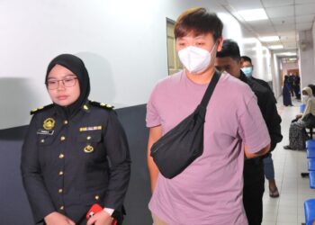 MOO YIT LIM didenda RM30,000 selepas mengaku bersalah di Mahkamah Sesyen atas pertuduhan menyeleweng minyak diesel sebanyak 1,450 liter di Mahkamah Sesyen Johor Bahru.