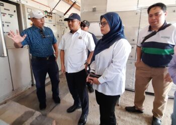 MOHAMAD FAZLI MOHAMAD SALLEH meninjau persiapan bekalan air sempena Hari Raya Aidilfitri di LRA Lok Heng, Kota Tinggi.