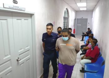 S. NAGENDRAN (hadapan) bersama isterinya, S. Sangeetha mengaku tidak bersalah di Mahkamah Sesyen Johor Bahru atas pertuduhan cuai sehingga menyebabkan kecederaan kepada anak mereka yang berusia empat tahun.