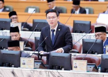 LEE TING HAN menjawab soalan dalam Sidang DUN Johor di Kota Iskandar, Iskandar Puteri.