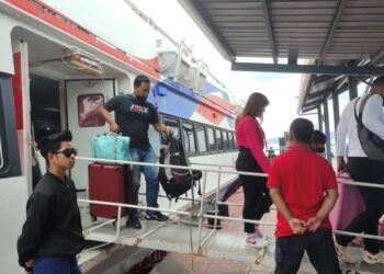 OPERASI feri penumpang Kuala Kedah-Langkawi dijangka ditambah menjelang Tahun Baharu Cina setelah kerja pengerukan alur pelayaran siap sepenuhnya pada hujung tahun lalu.