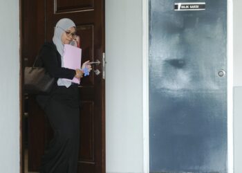 NURUL Hamizai Abdul Hamid hadir sebagai saksi ke-22 pada prosiding inkues menentukan punca kematian Nour Rania Asyifaa yang berlangsung di Mahkamah Koroner Seremban hari ini.-UTUSAN/MOHD. SHAHJEHAN MAAMIN.