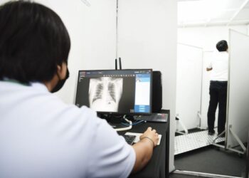 Malaysia memerlukan lebih ramai doktor kanser bagi menangani pertambahan pesakit itu. - Gambar hiasan