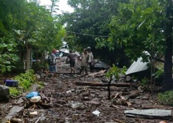 KIRA-KIRA 180 penduduk maut di Indonesia dan Timor Leste selepas Taufan Seroja membadai dalam minggun ini. - AFP