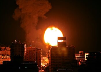 Israel melakukan pengeboman berterusan ke atas wilayah Gaza di Palestin sejak Isnin hingga awal pagi Ahad, - AFP