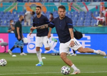 PENYERANG Itali, Ciro Immobile ketika sesi latihan sebelum perlawanan kedua Kumpulan A menentang Switzeland di Stadium Olimpik, Rom pagi esok. – AFP