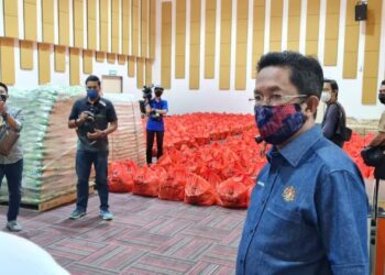 JALALUDDIN Alias meninjau gerak kerja Jawatankuasa Koordinasi dan Pengurusan Covid-19 Wilayah Persekutuan di Putrajaya. – IHSAN FB JALALUDDIN ALIAS