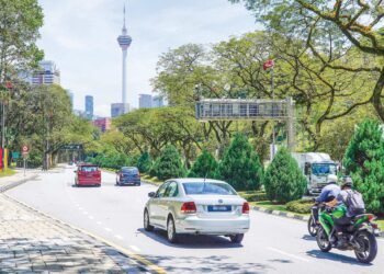 Jalan Parlimen di Kuala Lumpur yang menggunakan getah beku sebagai campuran dalam penurapan jalan berkenaan menjadikannya lebih berkualiti.