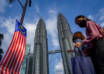 PENULIS berpandangan bahawa masa hadapan dan kemajuan negara banyak bergantung pada golongan wanita. – UTUSAN/MUHAMAD IQBAL ROSLI