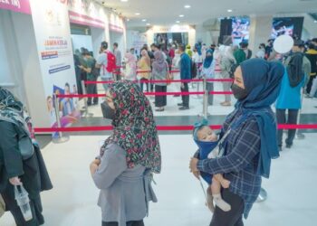 NAFKAH tidak sekadar memberikan makan dan minum secara zahir tetapi lebih daripada itu. – GAMBAR HIASAN