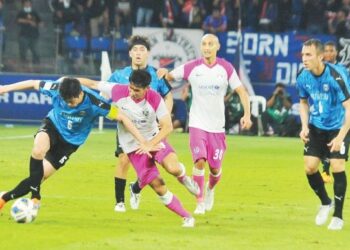 HANYA tiga hari selepas  menentang Kawasaki Frontale, JDT terpaksa berdepan kelab Jepun itu sekali lagi malam ini. - UTUSAN/RAJA JAAFAR ALI