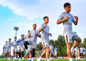 PEMAIN JDT menjalani latihan di Dubai dalam persiapan untuk menghadapi empat perlawanan pramusim. - JOHOR SOUTHERN TIGERS