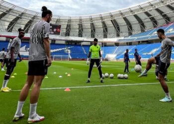 PEMAIN JDT melakukan persiapan untuk menerima kunjungan Kedah di Stadium Sultan Ibrahim. - IHSAN JOHOR SOUTHERN TIGERS