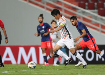 AKSI pemain JDT ketika menentang Nagoya Grampus dalam perlawanan pertama Kumpulan G,Liga Juara-Juara Asia (ACL) di Stadium Rajamangala, Bangkok malam tadi. - IHSAN AFC
