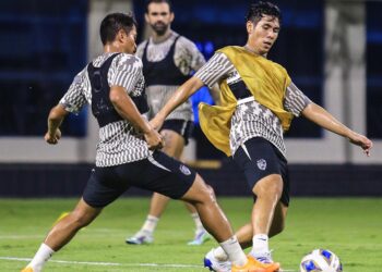PEMAIN JDT melakukan persiapan menjelang pertemuan menentang Ulsan Hyundai.