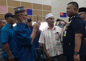 KAMARUL Zaman Mamat menghadiri Program Dialog Ketua Polis Johor Bersama Warga Felda Daerah Kota Tinggi di Dewan Semai Bakti, Felda Gugusan Adela, Kota Tinggi.