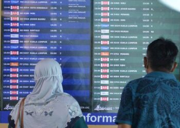 SYARIKAT penerbangan perlu mengambil kira jadual penerbangan di awal pagi bersesuaian dengan waktu solat bagi golongan Muslim.