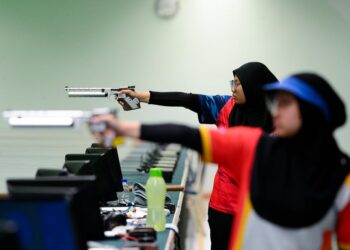 TRIO Johor mencipta sensasi memenangi pingat emas 10 meter air pistol berpasukan wanita bersama rekod baharu kebangsaan dalam Sukma 2022 di Subang hari ini.