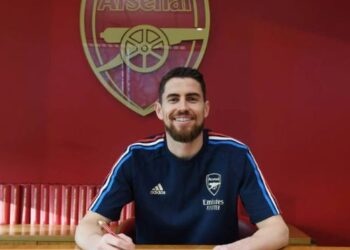 JORGINHO menandatangani kontrak bersama Arsenal pada saat akhir.