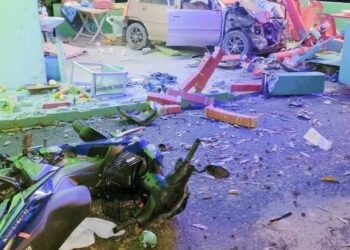 KEADAAN kenderaan yang terlibat dalam kemalanagan di Kilometer 96, Jalan Batu Pahat-Mersing, Kahang di Kluang, Johor.