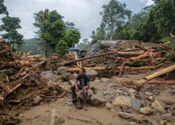 JPJ menawarkan gantian percuma bagi kehilangan atau kerosakan Lesen Memandu Malaysia (LMM), Lesen Kenderaan Motor (LKM) atau Sijil Pemilikan Sementara (VOC) kepada mangsa banjir di Yan, Kedah.