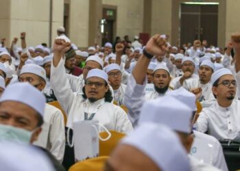 SEBAHAGIAN perwakilan dan pemerhati dari seluruh negara hadir ke Muktamar Dewan Pemuda Pas ke-63 di Alor Setar, Kedah, hari ini. - FOTO/SHAHIR NOORDIN