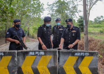 TUGAS polis yang tidak mengira masa memerlukan siste gaji  dan elaun mereka dikaji. GAMBAR HIASAN