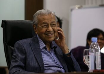 MENURUT penulis, Tun Dr. Mahathir Mohamad yang merupakan Perdana Menteri keempat berjaya memperbaiki kedudukan IPR negara sewaktu kembali menjadi Perdana Menteri ketujuh.