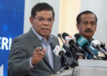 SAIFUDDIN Nasution Ismail pada sidang akhbar khas berhubung Laporan JNAS di Kementerian Dalam Negeri, Putrajaya. - UTUSAN/FAISOL MUSTAFA