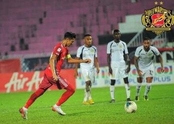 NAZRIN Nawi muncul penyelamat Kelantan dengan menyempurnakan sepakan penalti untuk gol tunggal kemenangan. - TRW KELANTAN FC