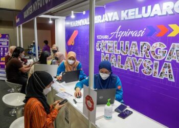 SASARAN kerajaan untuk mewujudkan 500,000 peluang pekerjaan sepanjang tahun ini berjaya dicapai. 
– UTUSAN/AMIR KHALID