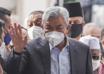 JIKA ketua parti berdepan kes mahkamah, parti perlu menanggung beban besar untuk menaikkan imej dan kredibiliti terlebih dahulu sebelum bertanding mana-mana pilihan raya. – UTUSAN/AMIR KHALID