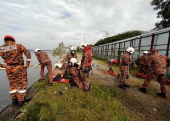 kereta jatuh ke laut