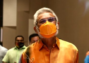 KHALID Abd. Samad menghadiri Majlis Peluncuran Jelajah Dahsyat di Klang, Selangor, hari ini. - UTUSAN / ZULFADHLI ZAKI