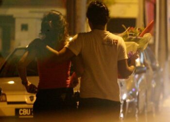 UMAT Islam di Malaysia diberi peringatan agar tidak cuba menyambut Hari Kekasih atau Valentine’s Day pada 14 Februari selaras fatwa yang ditetapkan pada 2005 lalu.
