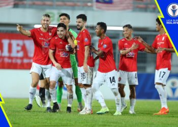 Pemain KL City meraikan jaringan ketika menentang Sarawak United di Stadium Bola Sepak Kuala Lumpur, malam tadi.