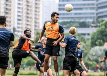PEMAIN KL City melakukan persiapan menghadapi PSM Makassar. - IHSAN KL CITY